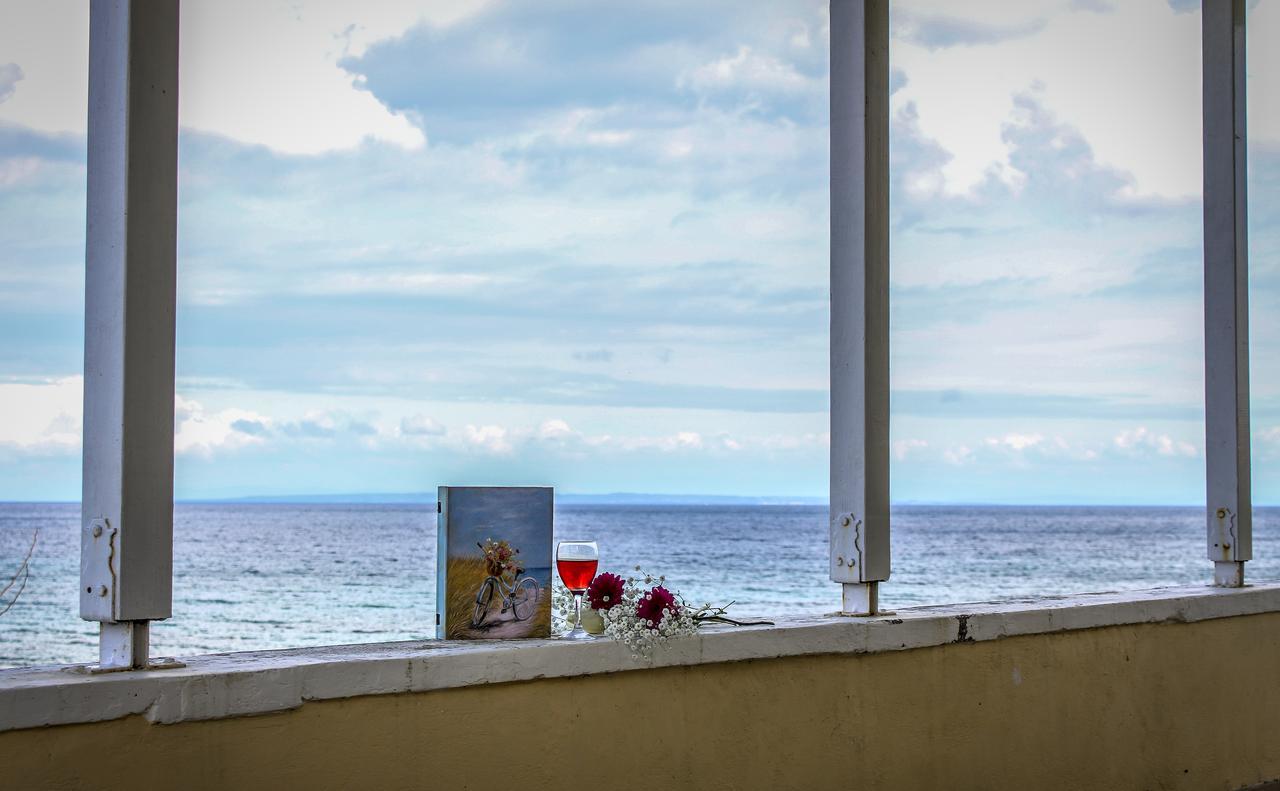 Pelagion II Sea Coral - Beachfront Holiday Home Kypseli Exterior foto